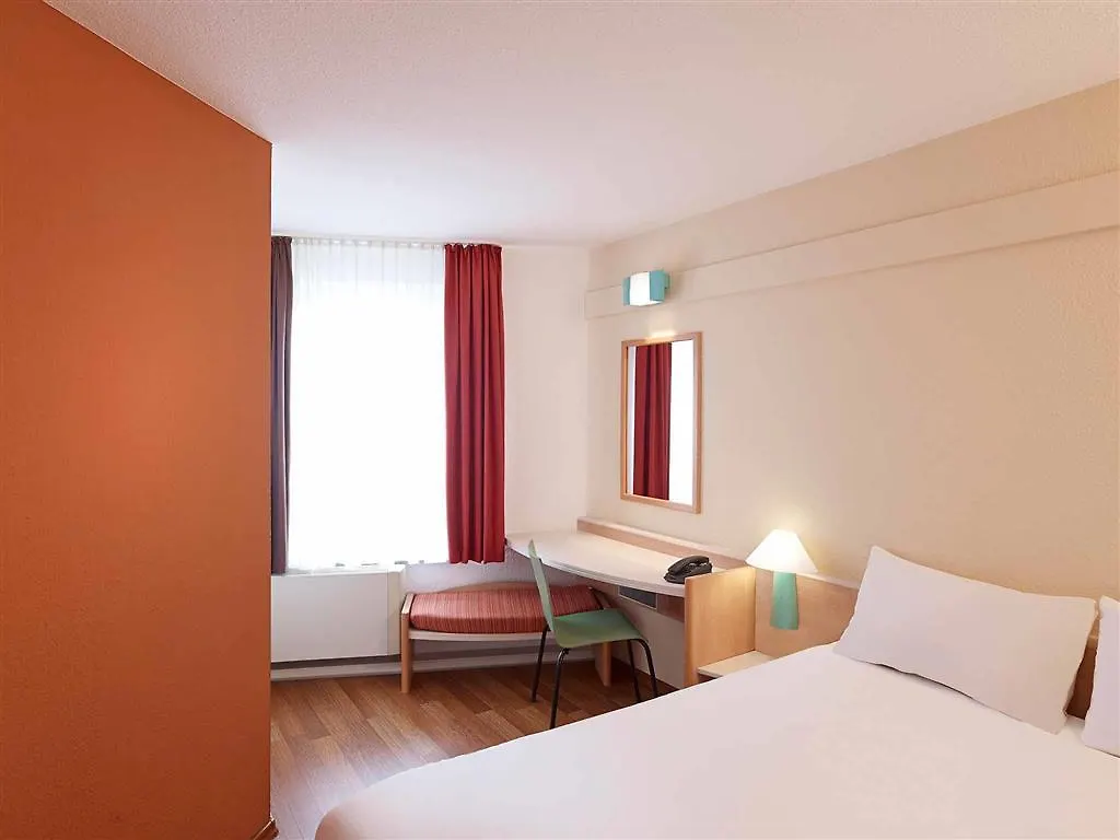 ibis Köln Centrum 3*,