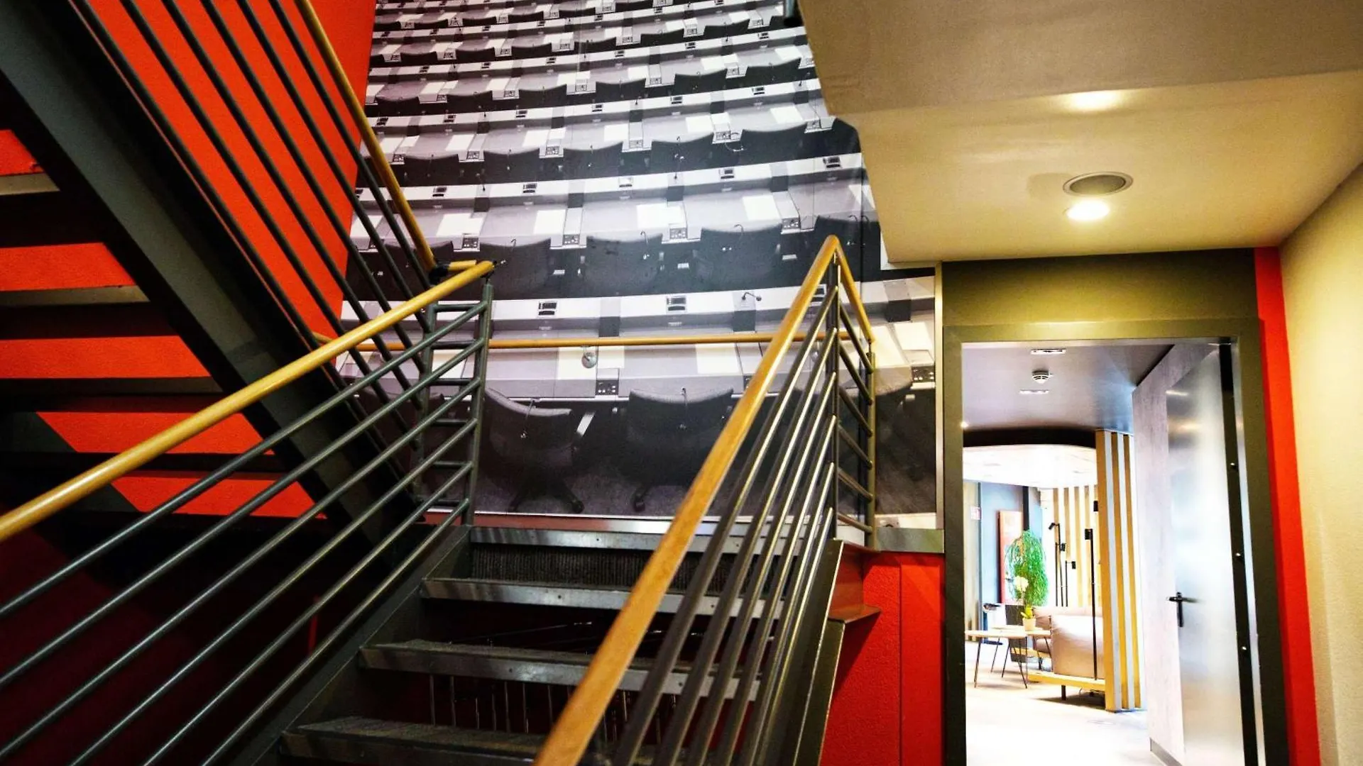 Ibis Koeln Centrum 2*, Cologne