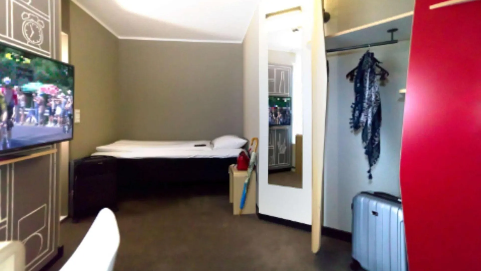 Ibis Koeln Centrum 2*, Cologne