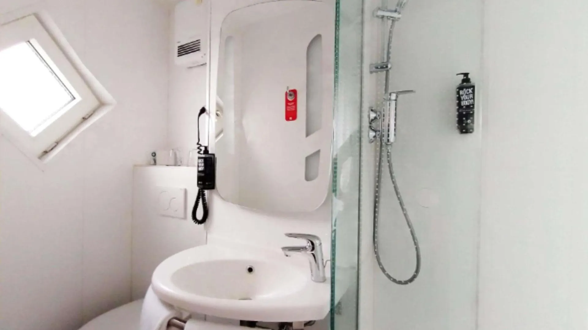 Ibis Koeln Centrum 2*, Cologne